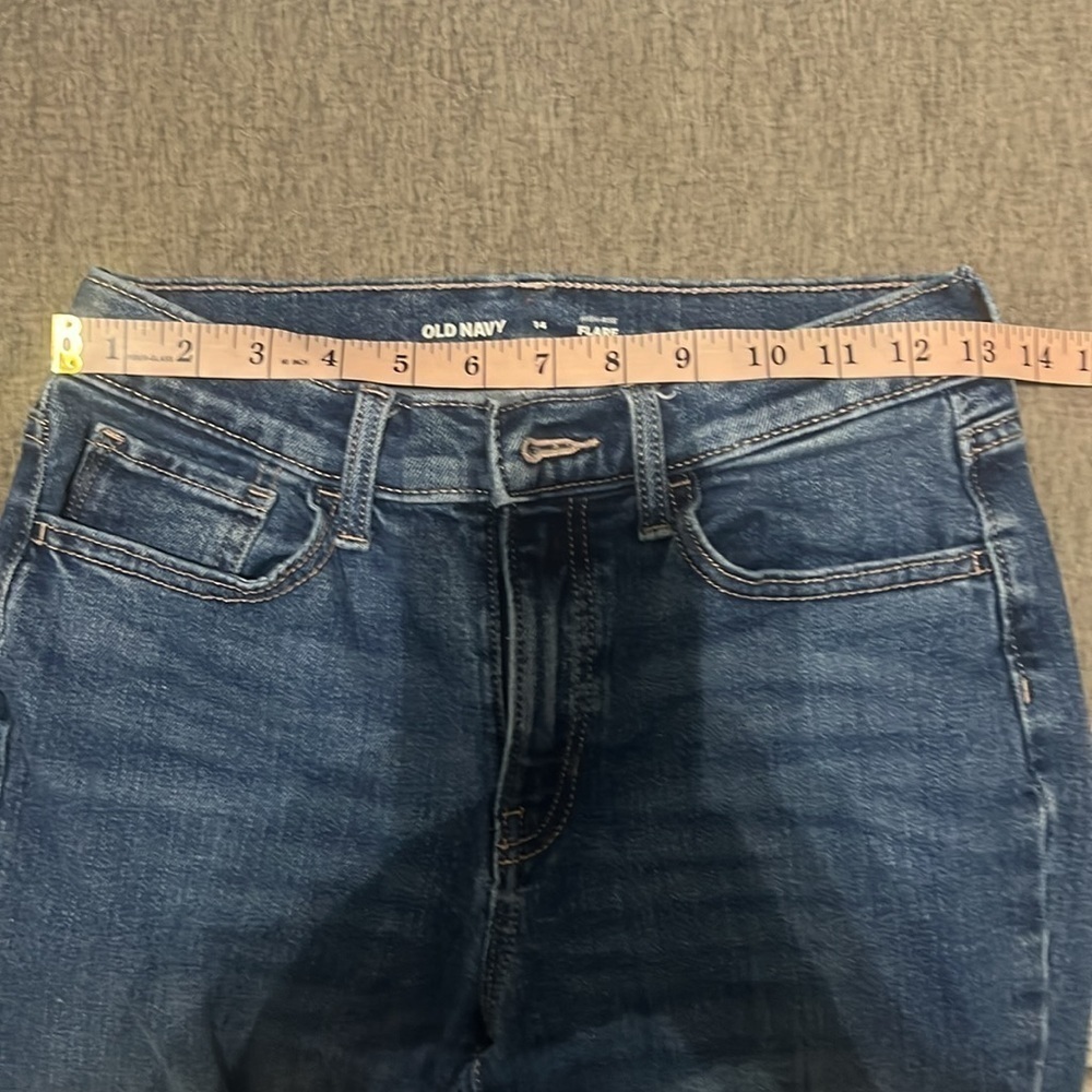Old Navy High Rise Flare Built in Touch Adjustable Waist Jeans size 14 - Picture 10 of 11